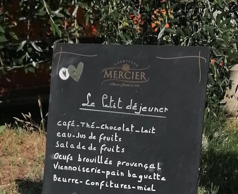 La Fee Viviane Et Michel L'Enchanteur Robion en Luberon Екстер'єр фото
