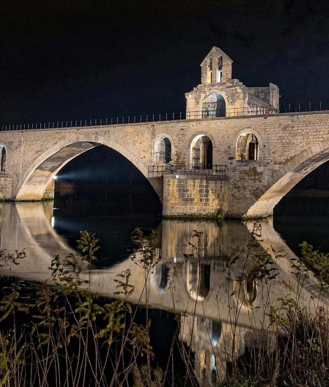 La Fee Viviane Et Michel L'Enchanteur Robion en Luberon Екстер'єр фото