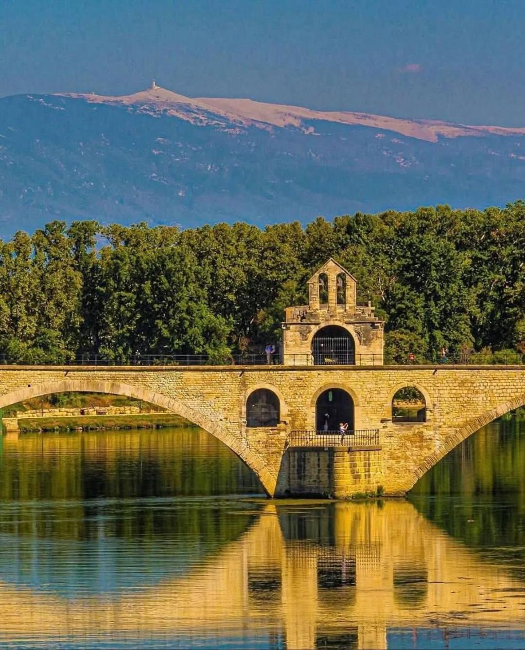 La Fee Viviane Et Michel L'Enchanteur Robion en Luberon Екстер'єр фото